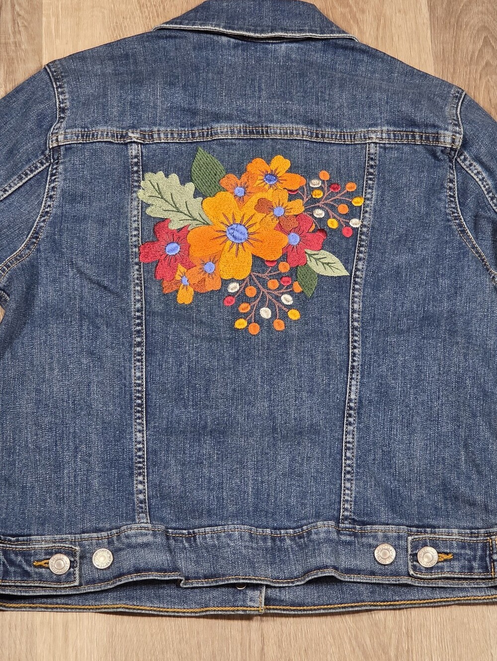Levi's Original Trucker Denim Jacket Women's Medium Embroidered
